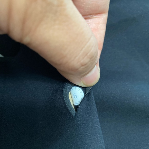 Lululemon Enlite Bra (size 6) - Picture 4 of 6